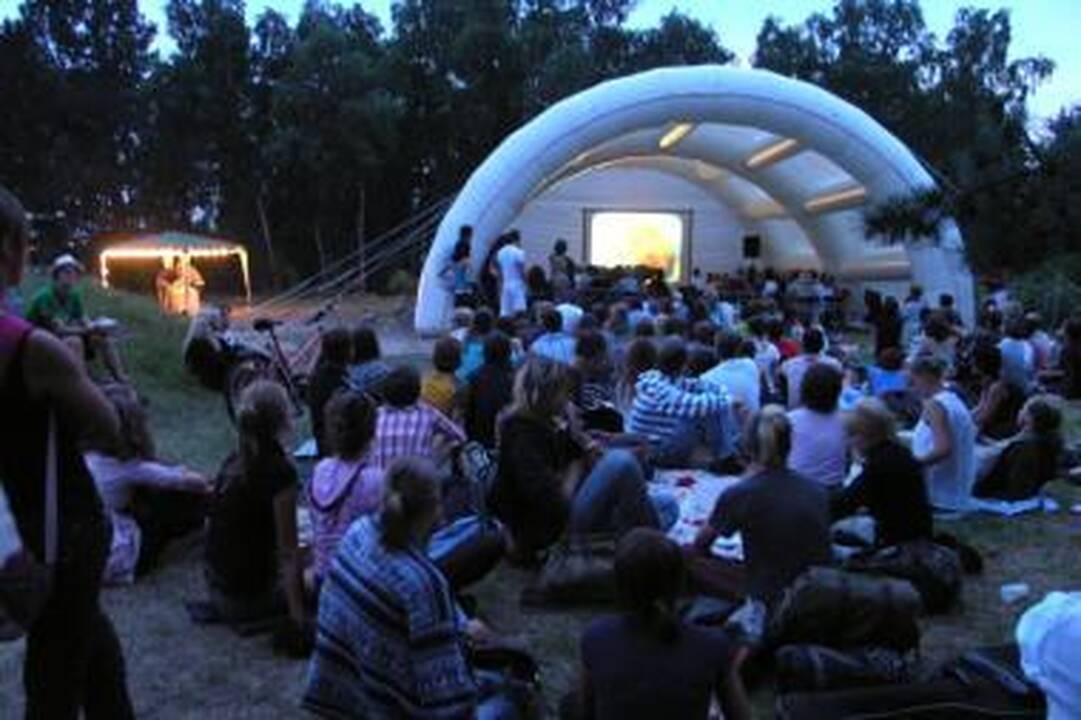 T.Manno festivalyje įsižiebė kino naktys prie švyturio 