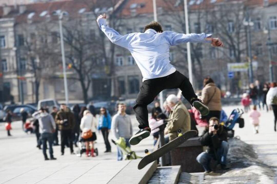 Bus saulėta, bet vėsiau