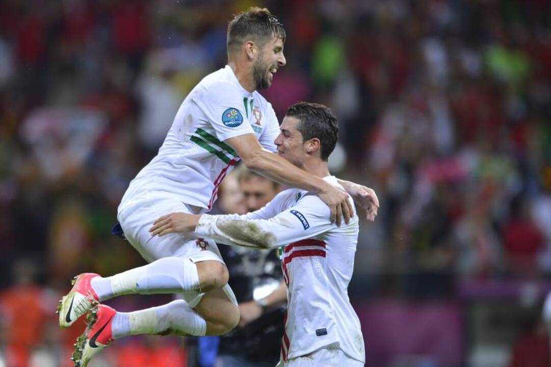 Pirmieji į pusfinalį pateko Portugalijos futbolininkai