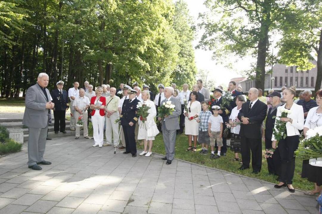 Skulptūrų parke pagerbta žuvusi laivo „Linkuva“ įgula