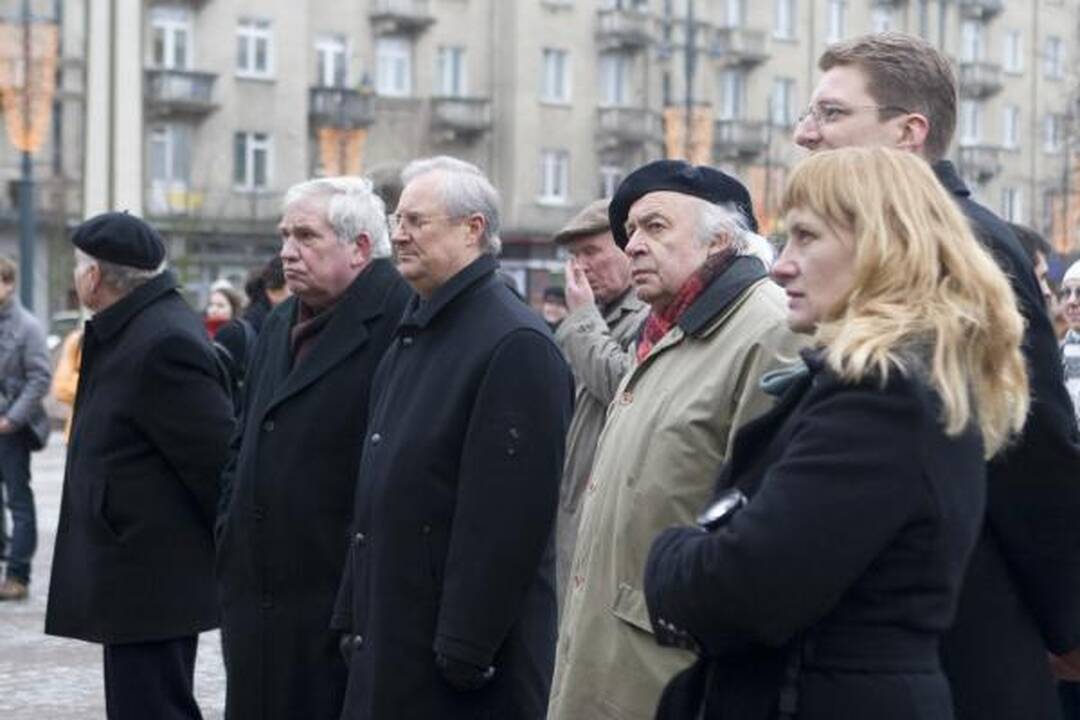 Atlikėjai protestą išreiškė dainomis