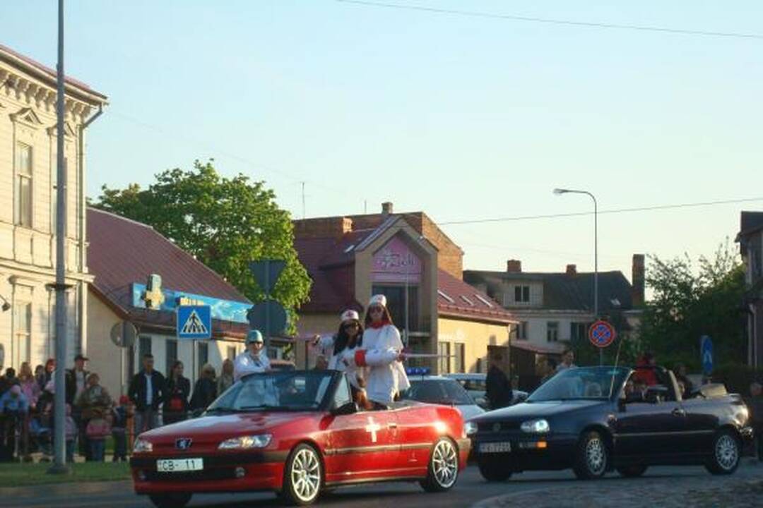 Kabrioletų šeimininkai švenčia vasarą