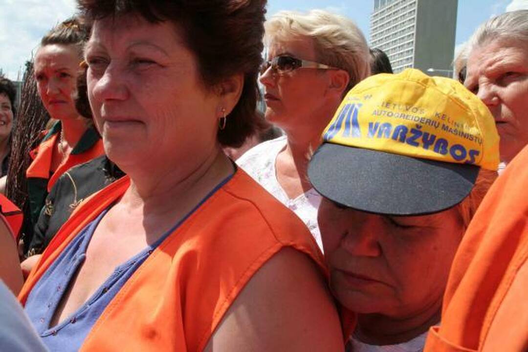 Miesto tvarkytojai: mere, gatves tuoj šluosi pats! (papildyta)