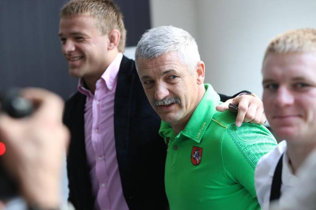 Medalius iškovojusiems olimpiečiams įteiktos premijos