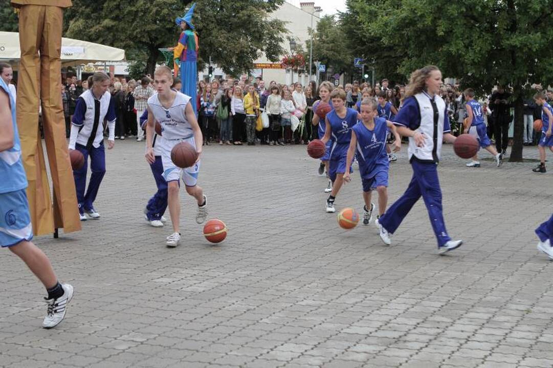 Klaipėdos moksleiviai rinkosi į Pirmąją pamoką