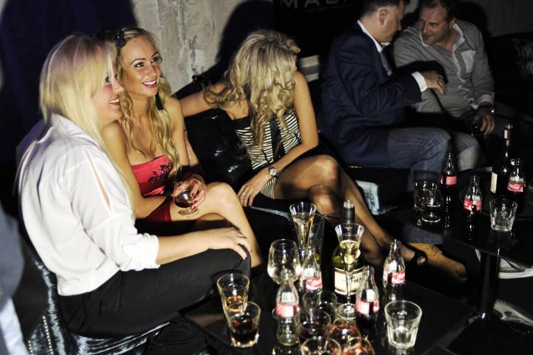 Naktinio klubo „Macao Open Air“ atidaryme – įžymybių desantas