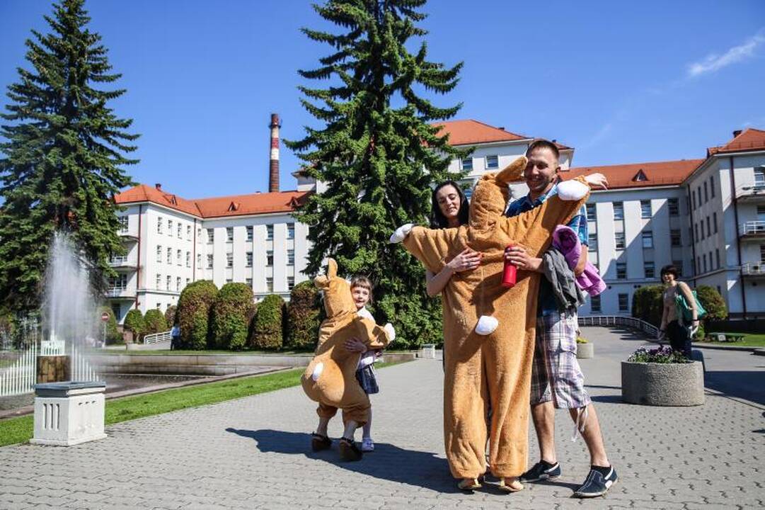 Kauno klinikose išplito apsikabinimų virusas