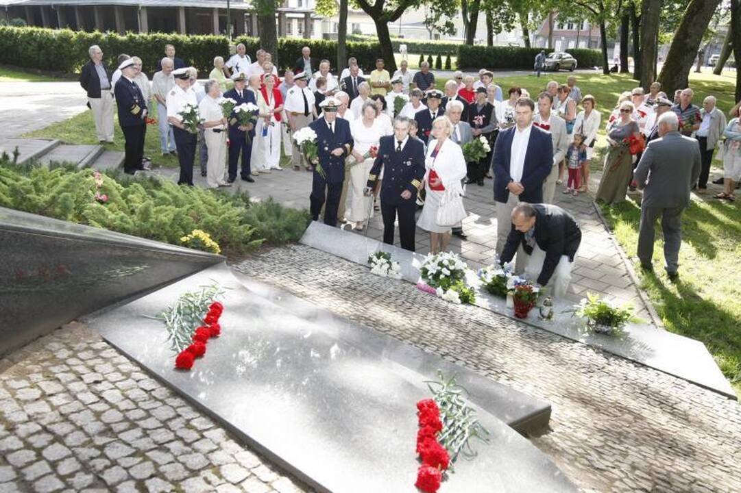 Skulptūrų parke pagerbta žuvusi laivo „Linkuva“ įgula
