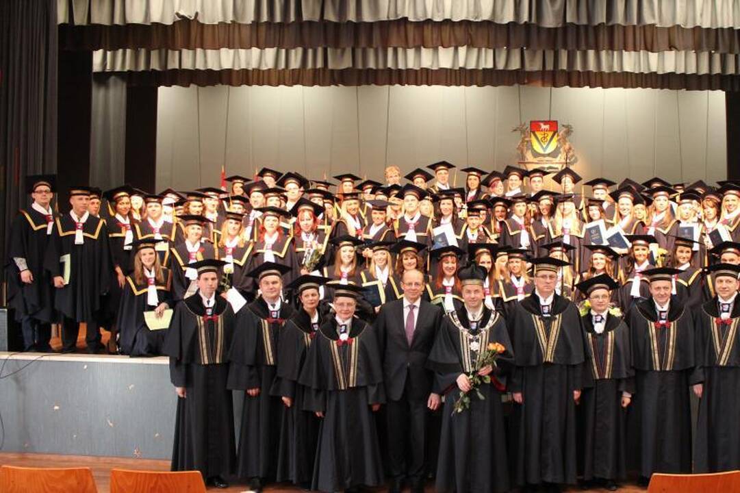 Magistro diplomas Kaune įteiktas ir „X faktoriaus“ nugalėtojai 