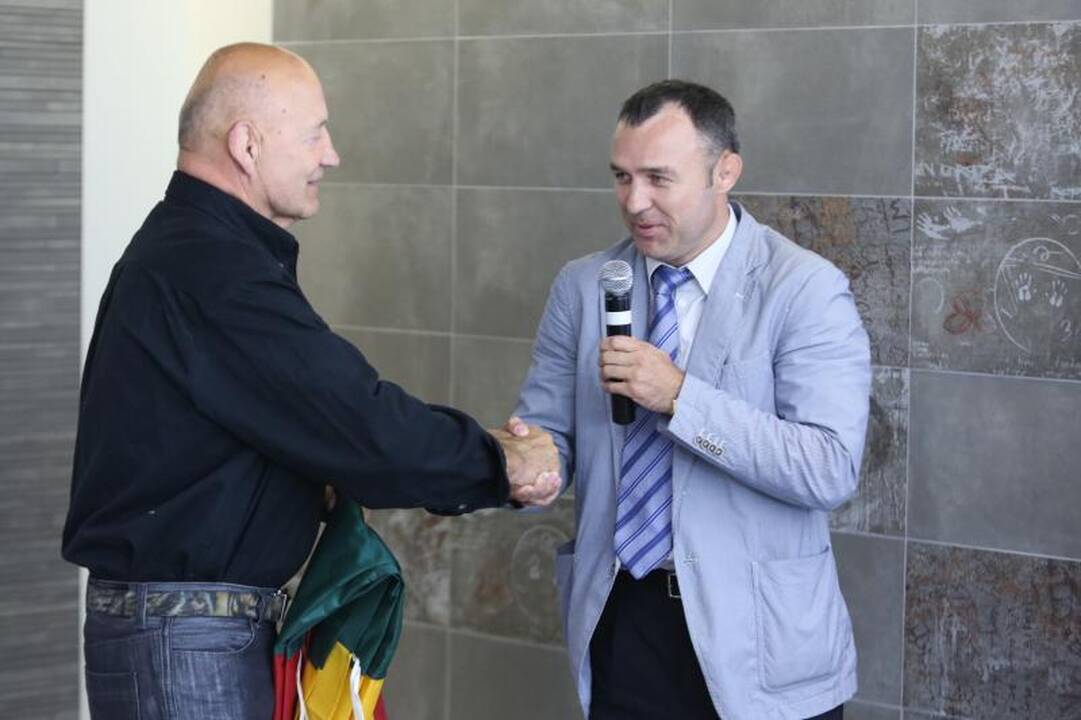 Medalius iškovojusiems olimpiečiams įteiktos premijos