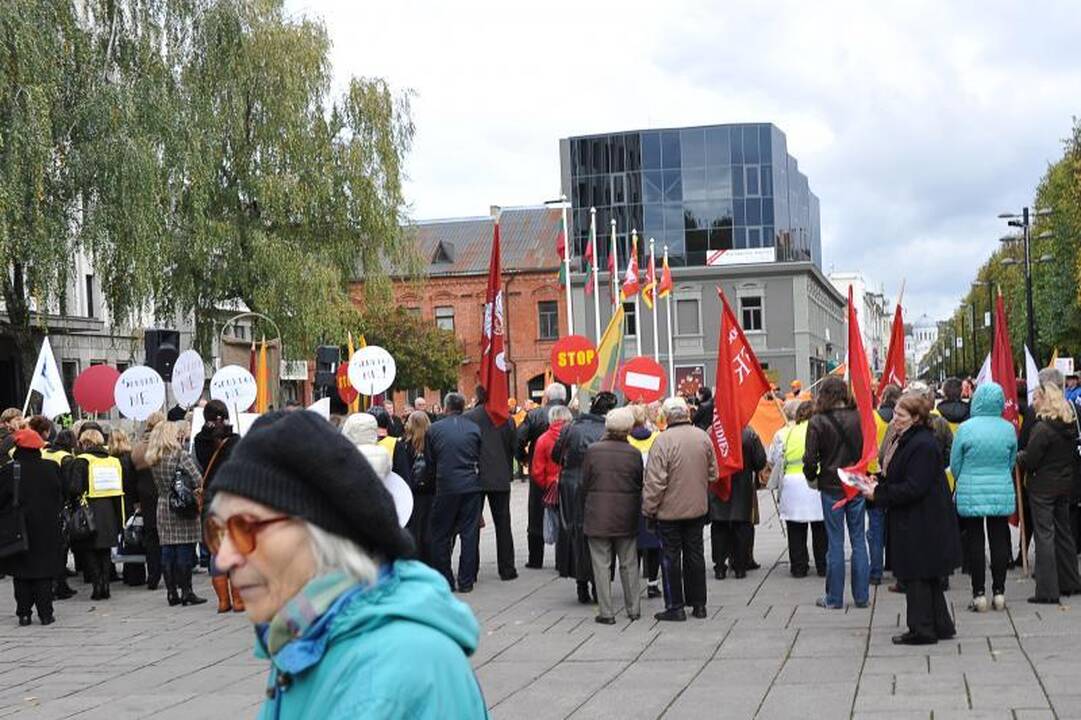 Prie Kauno savivaldybės – protestas prieš žmonių skurdinimą