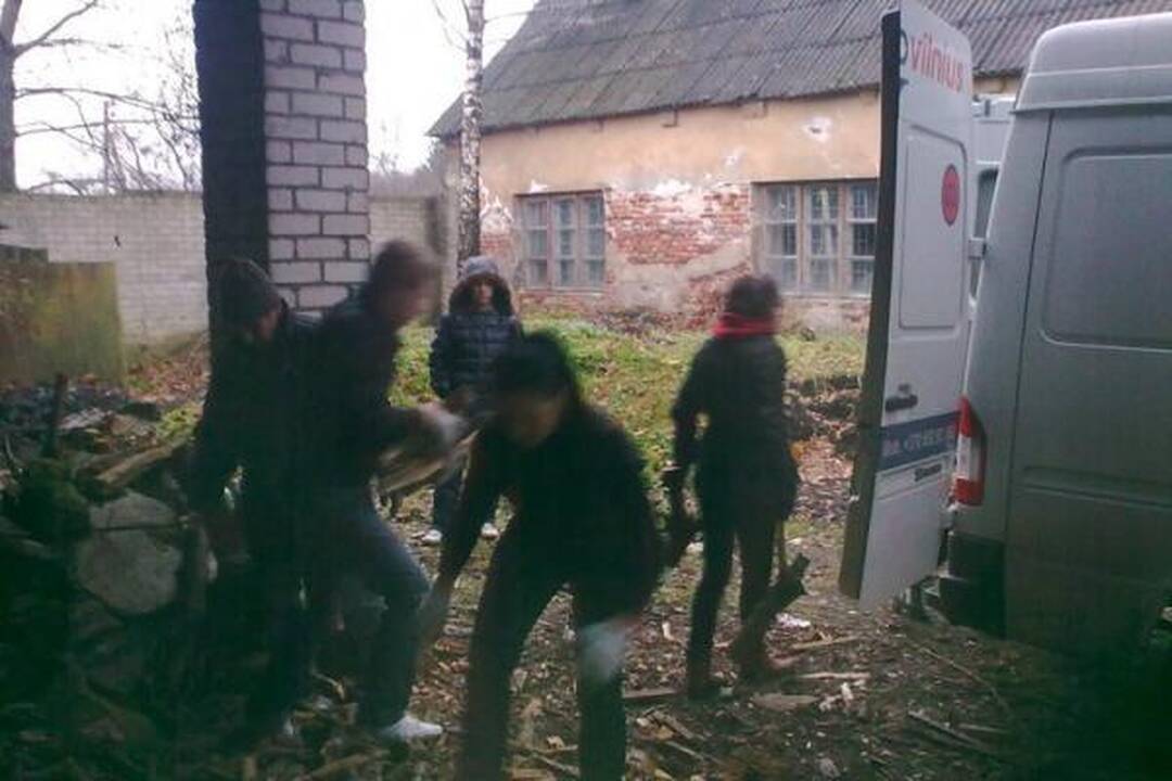 D.Kedžio dukters saugotojai pasiryžę neatiduoti mergaitės motinai 