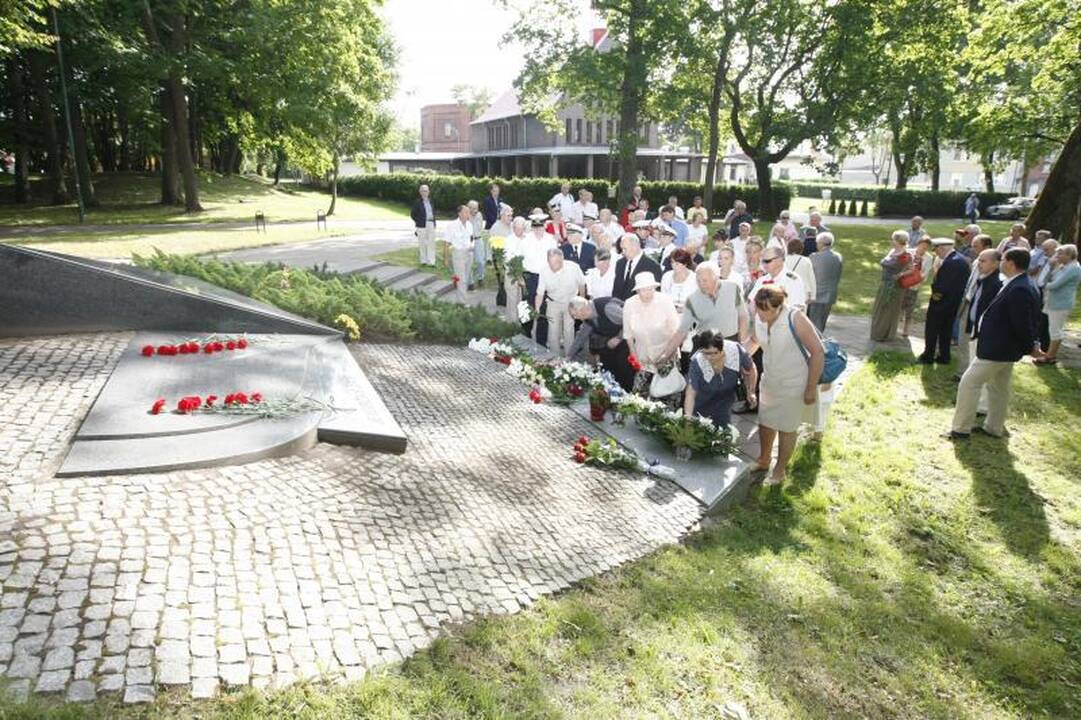 Skulptūrų parke pagerbta žuvusi laivo „Linkuva“ įgula