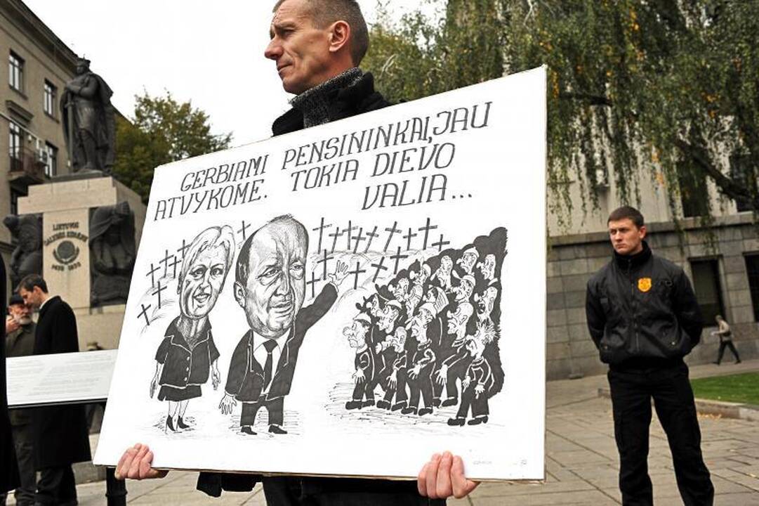 Prie Kauno savivaldybės – protestas prieš žmonių skurdinimą