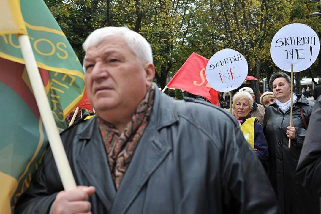 Prie Kauno savivaldybės – protestas prieš žmonių skurdinimą