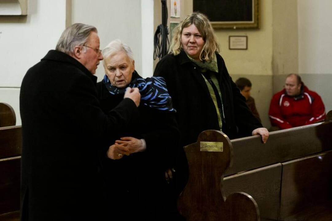 Sostinė atsisveikina su poetu M. Martinaičiu