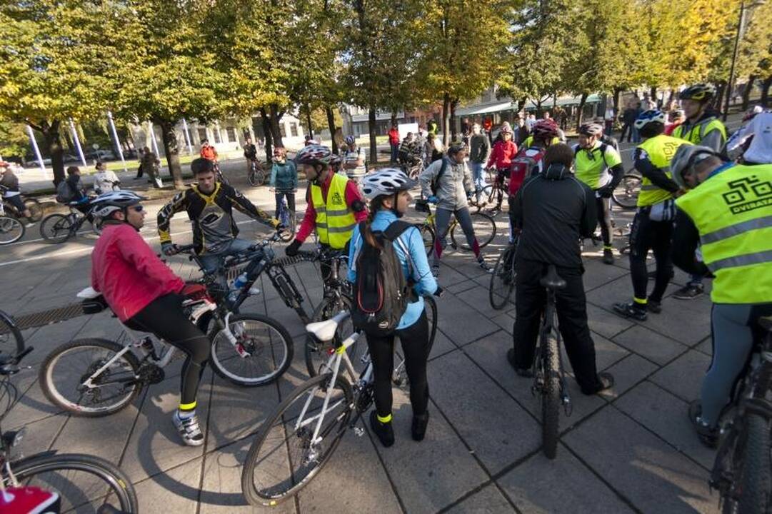 Sekmadienį Kaune dviratininkai rinkosi į paradą