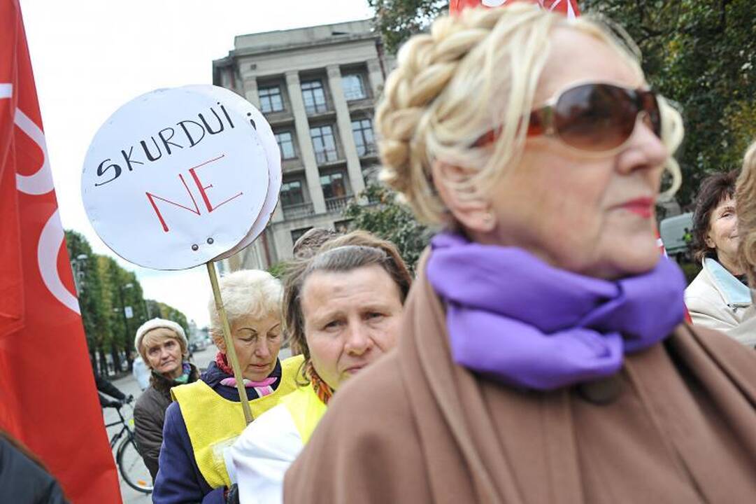Prie Kauno savivaldybės – protestas prieš žmonių skurdinimą