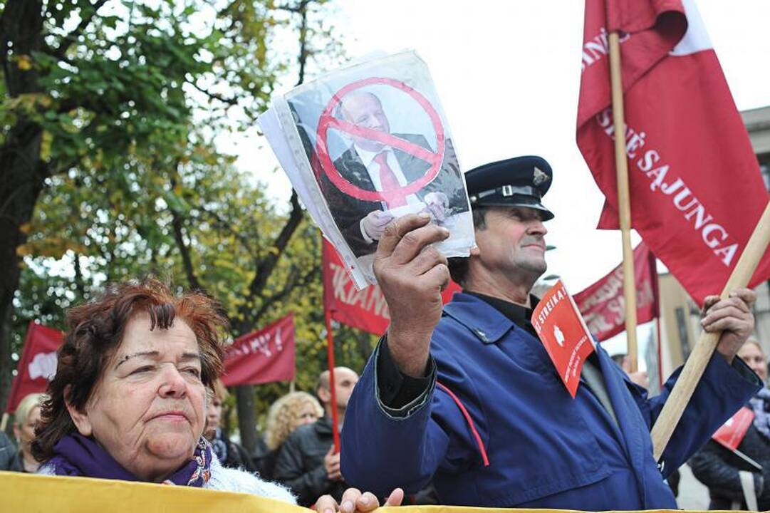 Prie Kauno savivaldybės – protestas prieš žmonių skurdinimą
