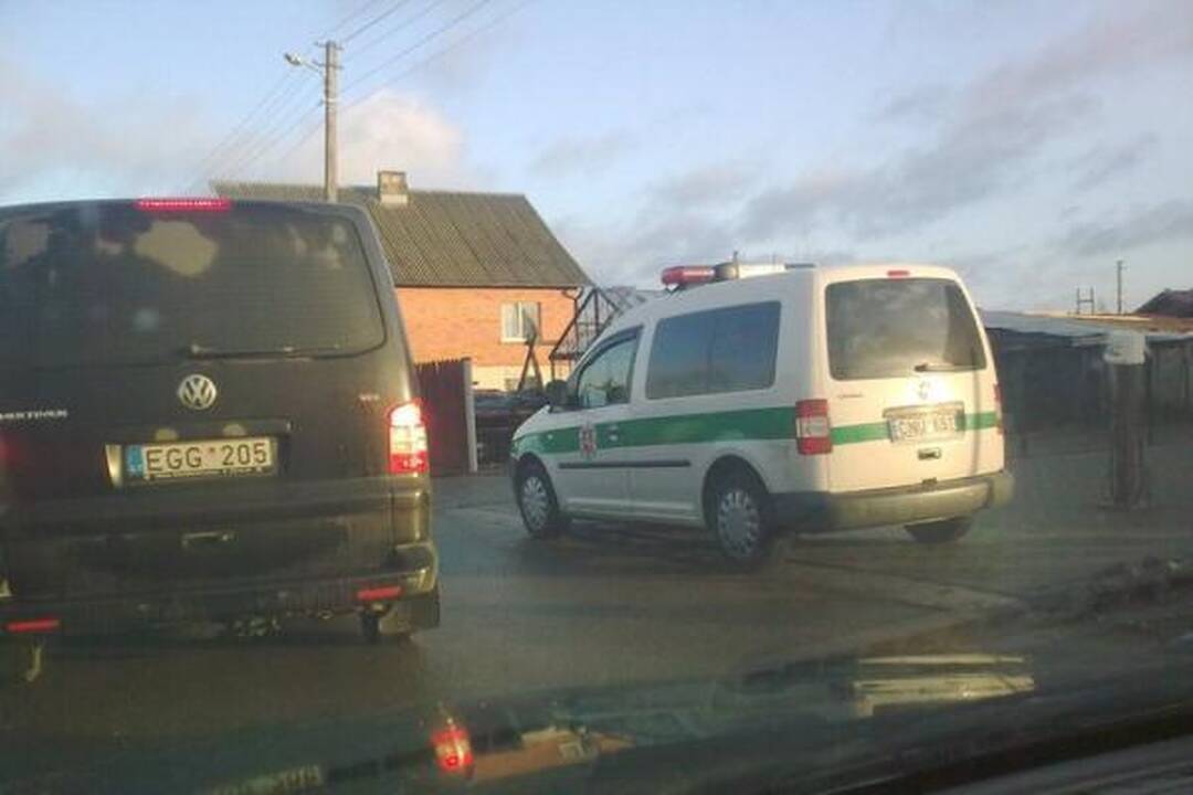 D.Kedžio dukters saugotojai pasiryžę neatiduoti mergaitės motinai 