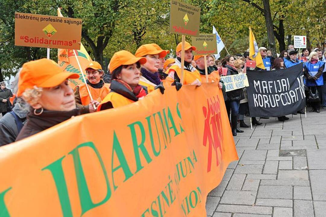 Prie Kauno savivaldybės – protestas prieš žmonių skurdinimą