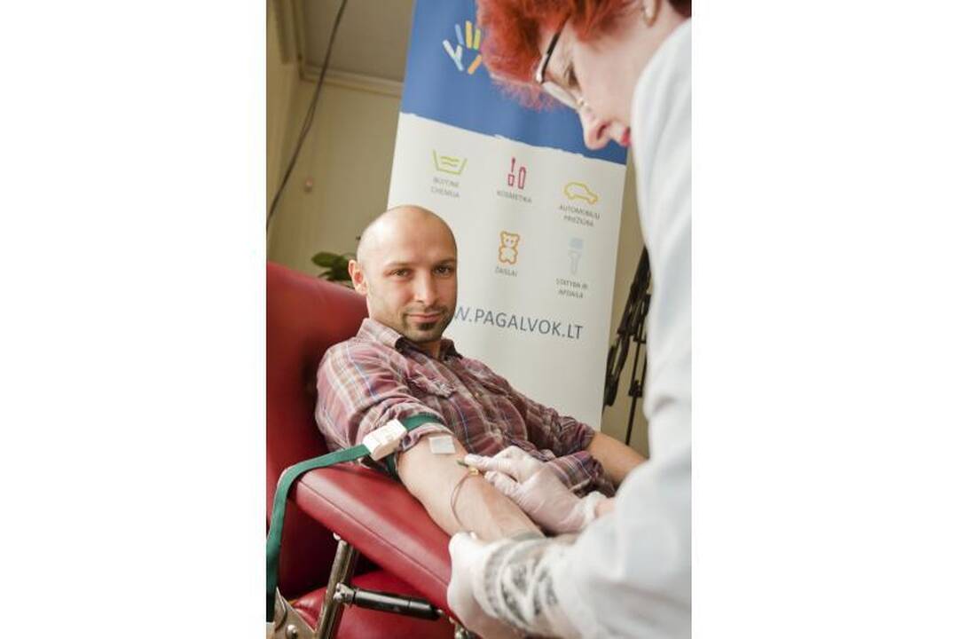 Akcijos „Pagalvok, kai perki“ savanoriai davė kraujo unikaliam tyrimui
