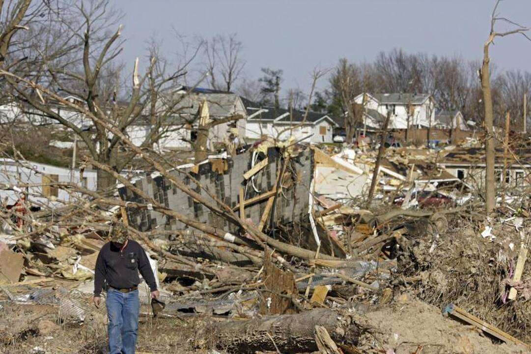 JAV vidurio vakaruose tornadai nusinešė devynias gyvybes