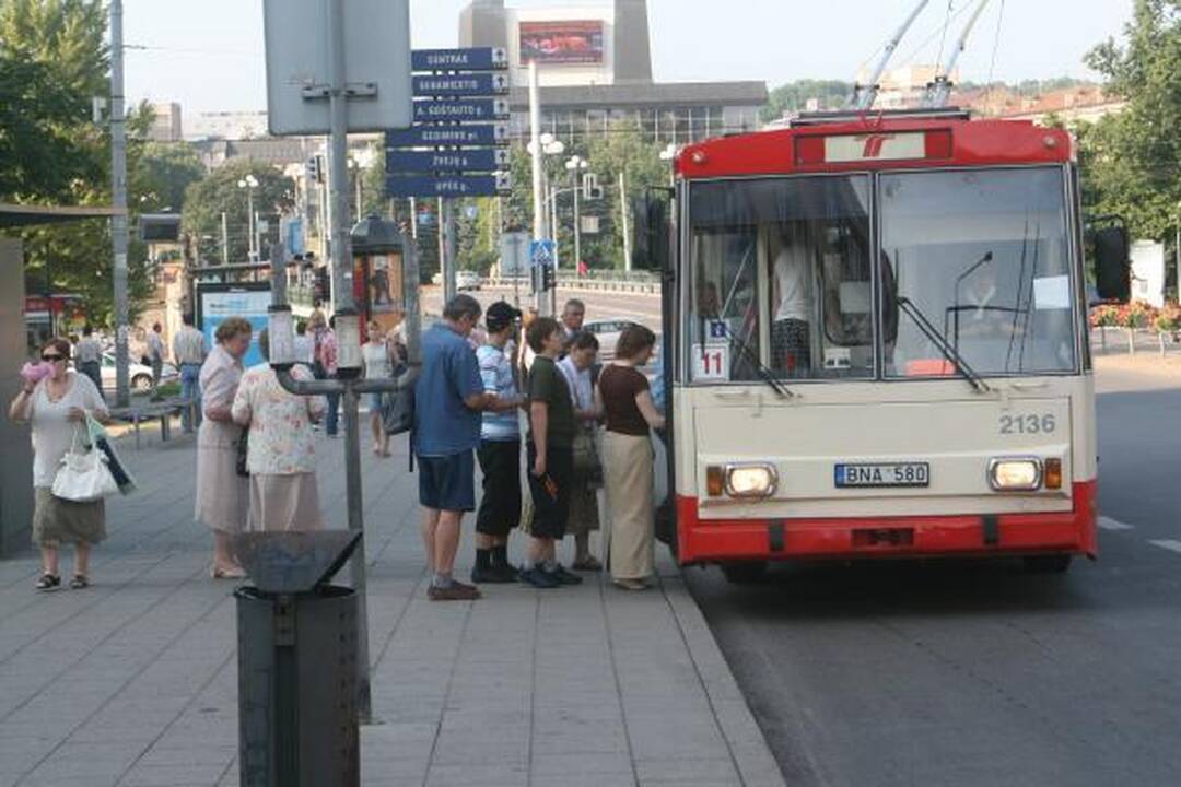 Nauja keleivių laipinimo tvarka Vilniuje prigyja sunkiai 