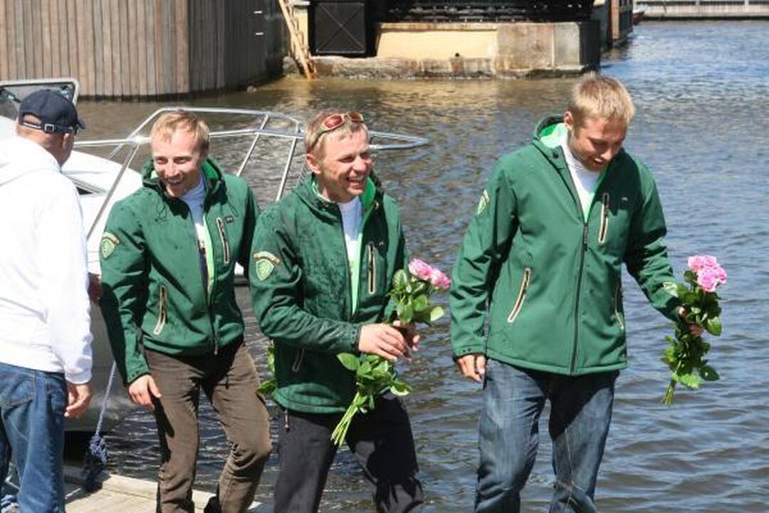 Baltijos jūrą baidarėmis perplaukę klaipėdiečiai grįžo namo