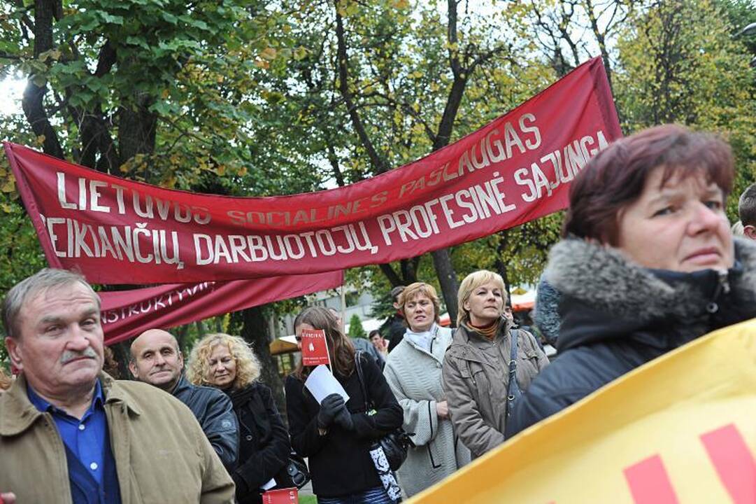 Prie Kauno savivaldybės – protestas prieš žmonių skurdinimą
