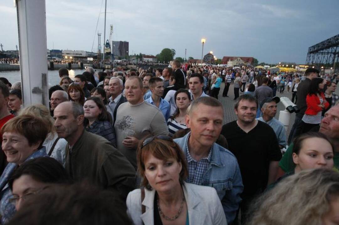 Įspūdingas laivų paradas nušvietė uostamiestį 