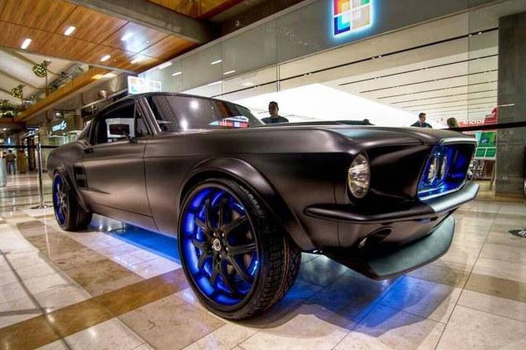 „West Coast Customs“ ir „Microsoft“ pristatė „Ford Mustang“ viziją