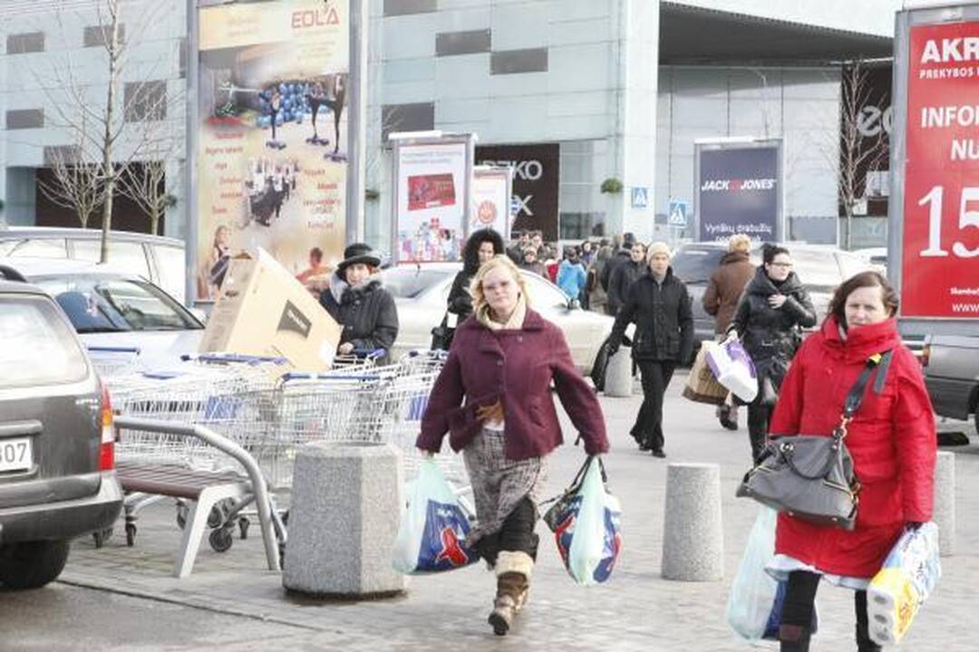 "Jamam": klaipėdiečiai "Akropolio" parduotuvėse tuštino lentynas