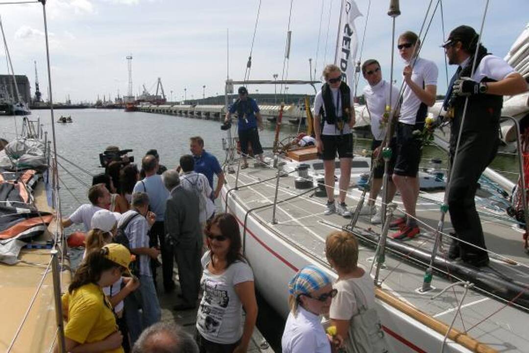„Lietuva“ jau parplaukė į Klaipėdą