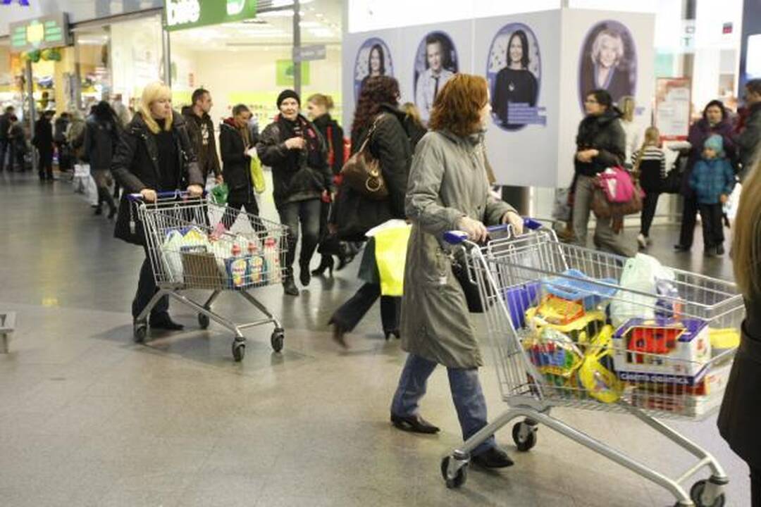 "Jamam": klaipėdiečiai "Akropolio" parduotuvėse tuštino lentynas