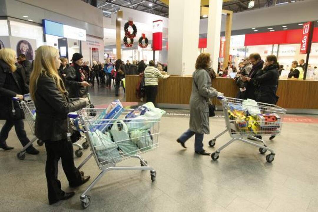 "Jamam": klaipėdiečiai "Akropolio" parduotuvėse tuštino lentynas