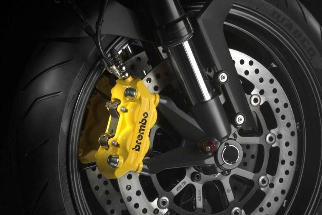 „Ducati“ akibrokštas - dyzelinis motociklas