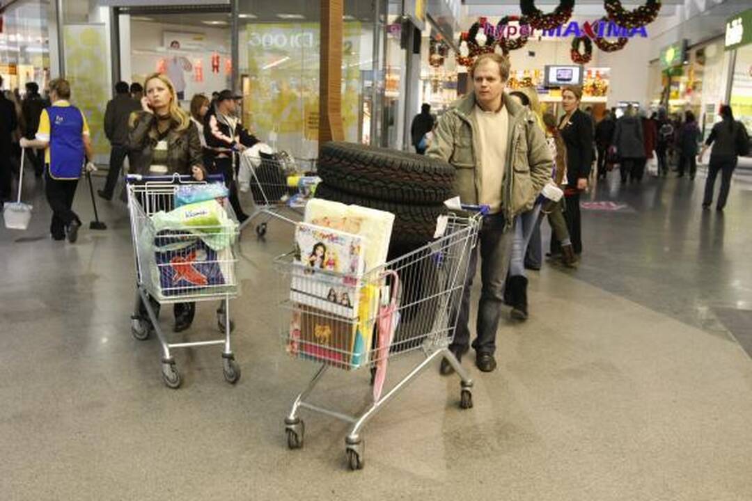 "Jamam": klaipėdiečiai "Akropolio" parduotuvėse tuštino lentynas