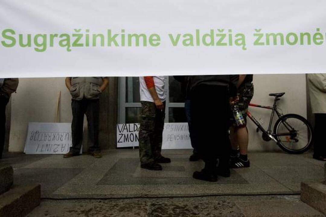 TAF mitinge raginimai sodinti prokurorus