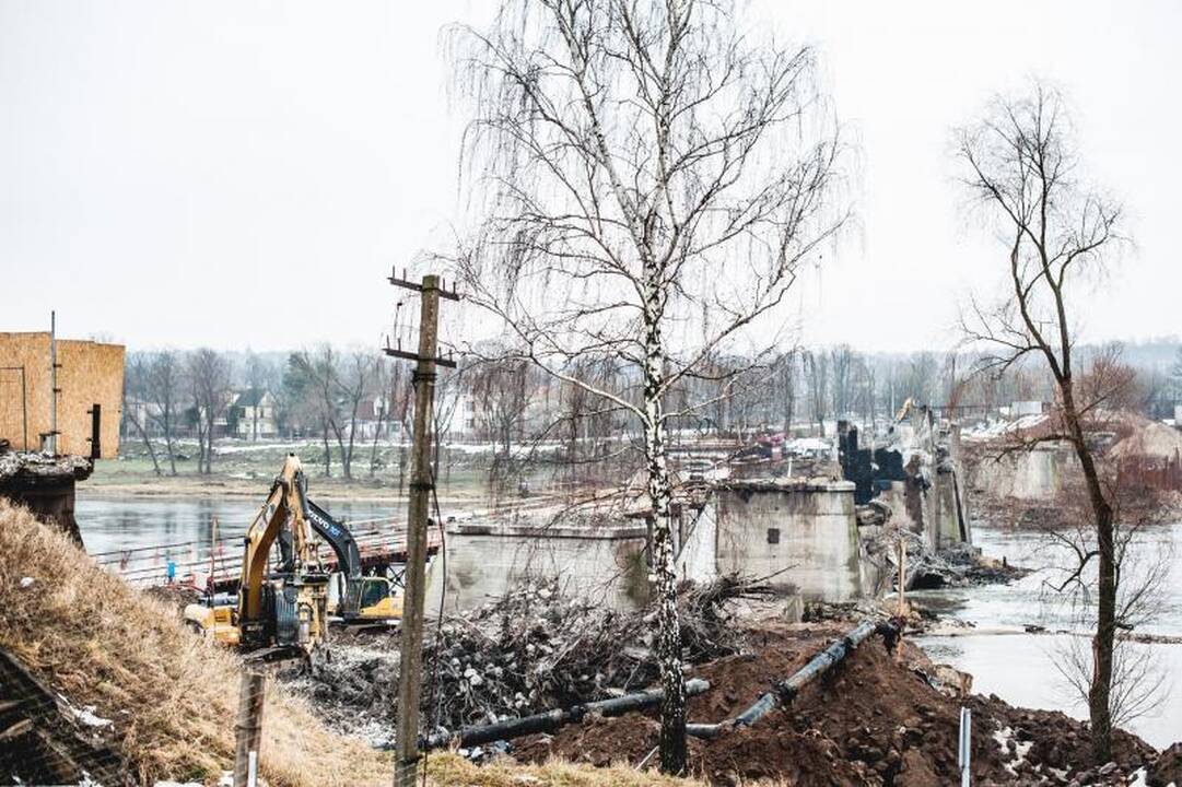 Sprogimai pribaigė Panemunės tiltą: likviduojami padariniai