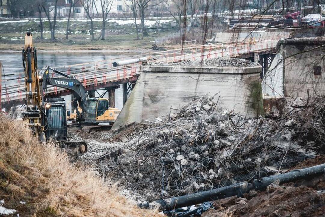 Sprogimai pribaigė Panemunės tiltą: likviduojami padariniai