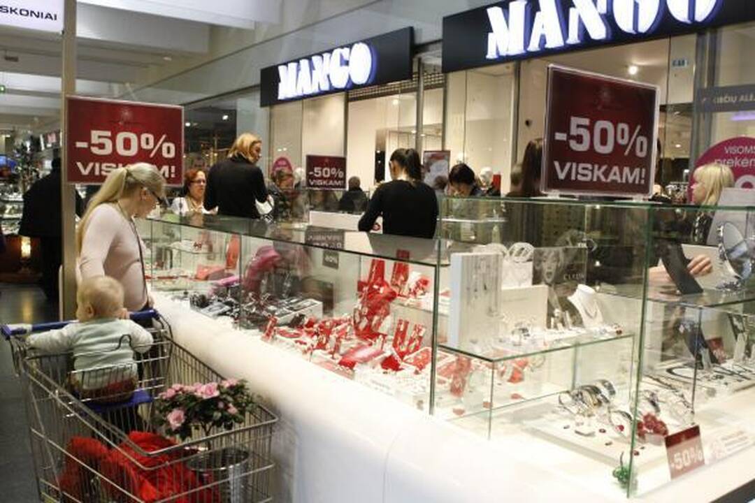 "Jamam": klaipėdiečiai "Akropolio" parduotuvėse tuštino lentynas