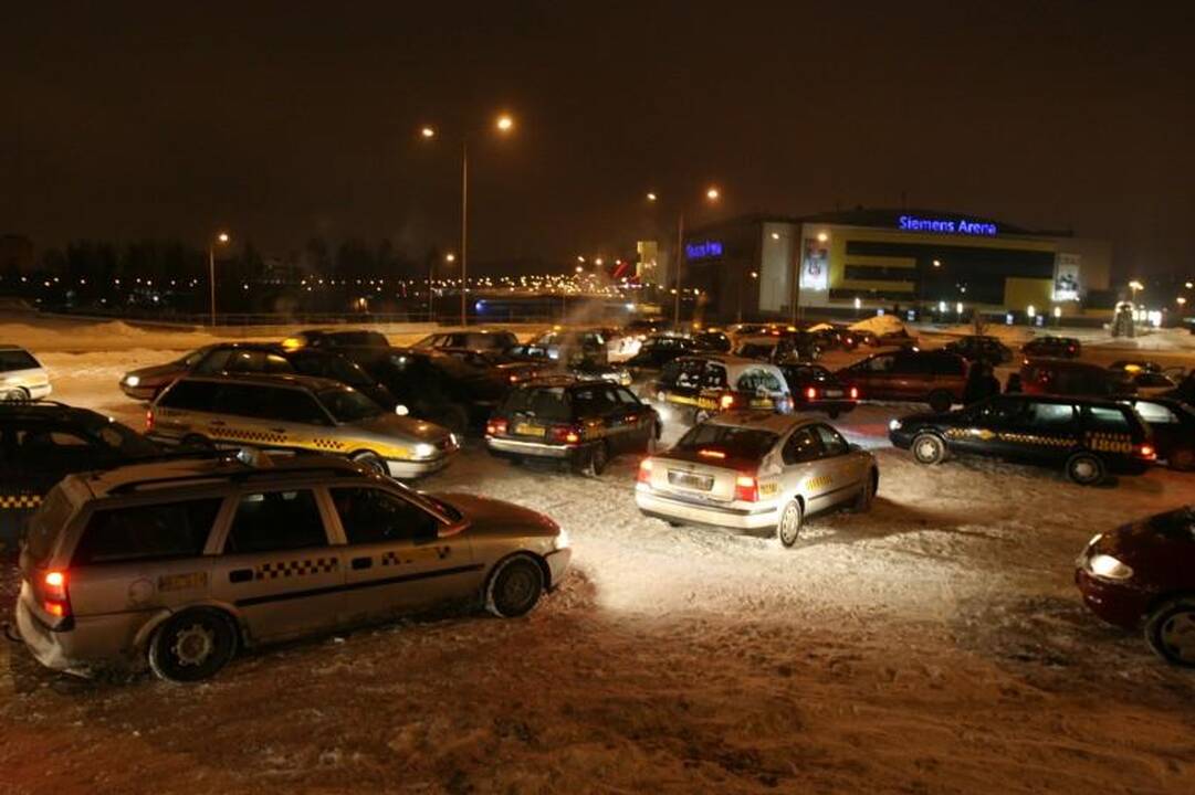 Policija baus protesto akcijoje dalyvavusius taksistus