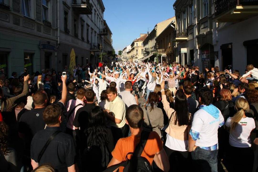 Kauno senamiestyje – masinė šokio fiesta
