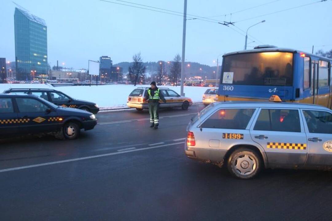 Policija baus protesto akcijoje dalyvavusius taksistus