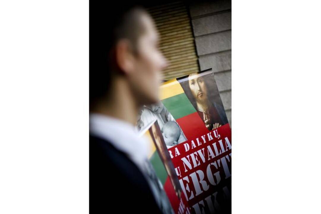 Protestuotojai: yra dalykų, kurių nevalia dergti niekam