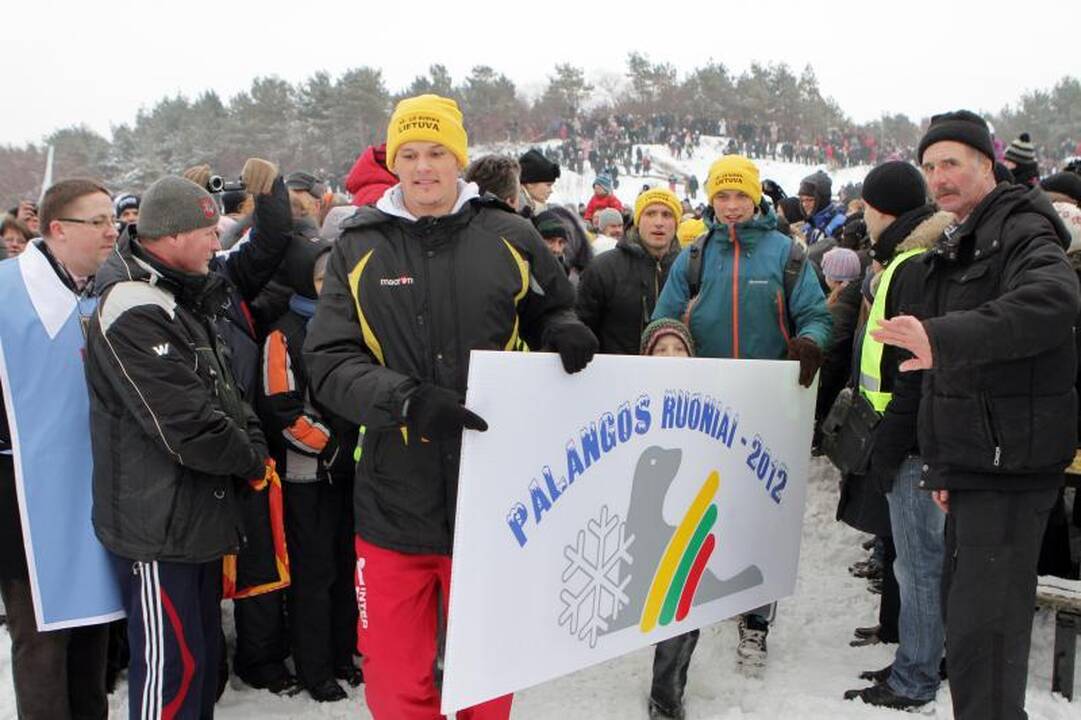 Ruonių maudynės Palangoje sutraukė tūkstančius smalsuolių