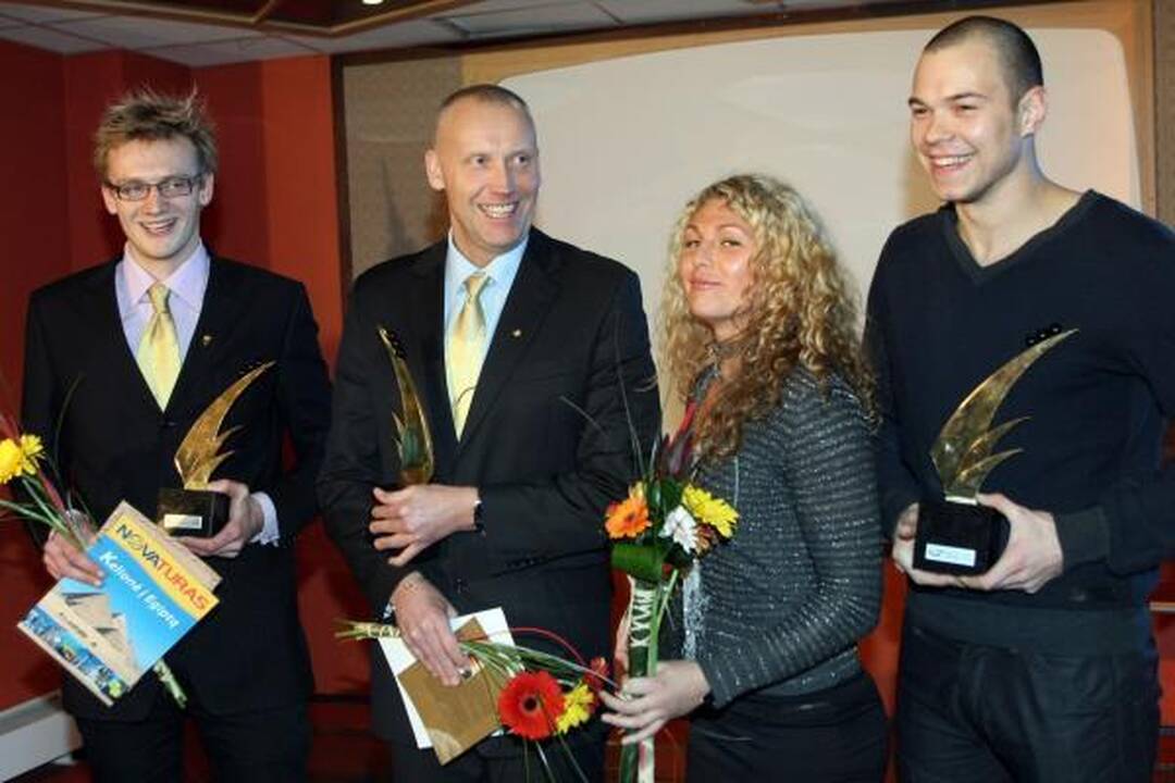 Žurnalistai nusilenkė dviratininkei, plaukikui ir Vilniaus "Lietuvos rytui"
