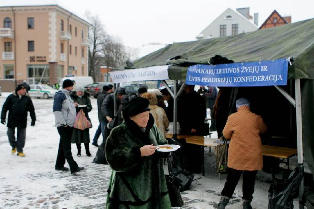 Pūga neatvėsino klaipėdiečių noro paskanauti žuvienės  