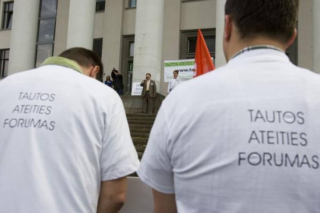 TAF mitinge raginimai sodinti prokurorus